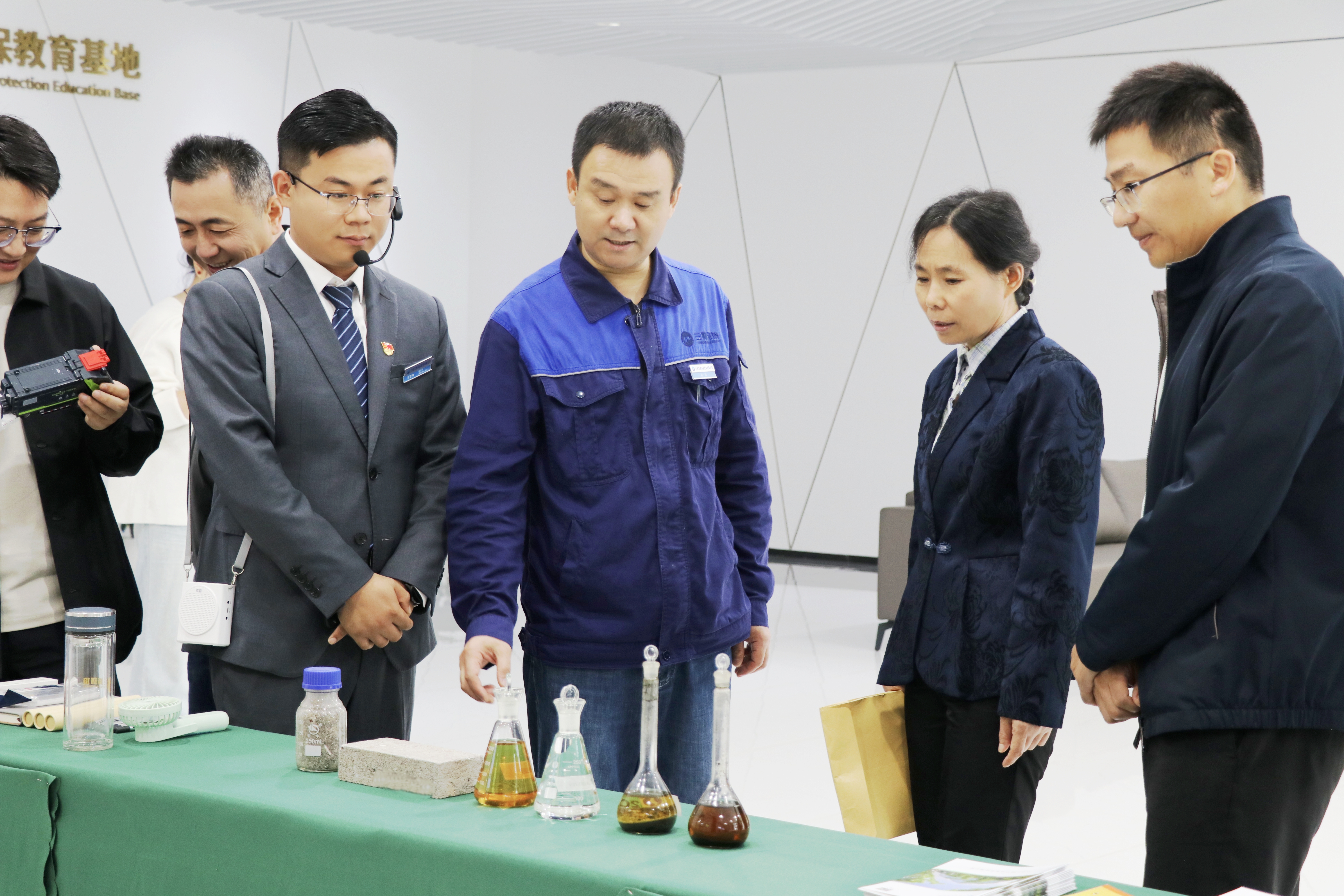 10月17日，安徽省生态环境厅调研六安三峰公司 为环保教育基地注入新动能.jpg